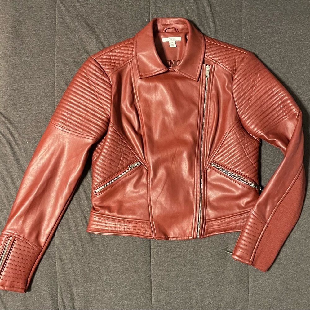 🔥HOT 🔥 Bar III Women’s Quilted Moto Faux Leather Dark Red Zip Jacket.